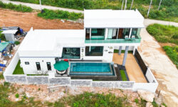 LUXURY CONTEMPORARY POOL VILLA 4BR IN BANGPOR